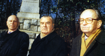Serge Ravanel, Jean Pierre Vernant et Raymond Aubrac, janeiro de 1999 (Reprodução)
