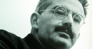 O filósofo, ensaísta, crítico literário, tradutor e sociólogo alemão Walter Benjamin em 1938 (Reprodução)