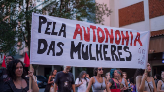 Manifestação pelos direitos das mulheres em Porto Alegre, em novembro de 2017. Foto: Fora do Eixo (CC)