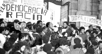 O Movimento Negro Unificado Contra a Discriminação Racial (MNUCDR) realiza o seu primeiro ato público, em 7 de julho de 1978