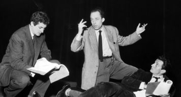 Albert Camus no Festival de Arte Dramática de Angers (Foto Bettman/CORBIS)
