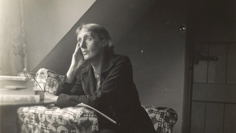Estante: Virginia Woolf, Derrida, Gramsci