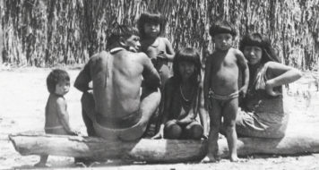 Índios cajatis na década de 1970; pensamento ameríndio pontua a história intelectual brasileira (Foto: Acervo Correio da Manhã/Arquivo Nacional)